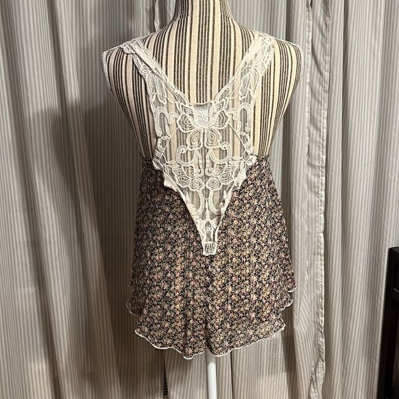 Delia’s Racerback Tank Shirt - Picture 2 of 7